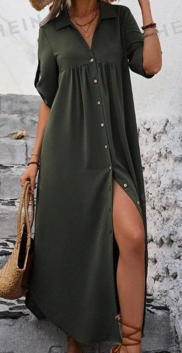 Robe chemise longue unie pour femme avec manches retroussées et boutons devant, style décontracté pour les vacances.