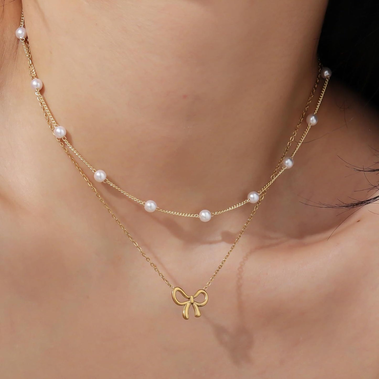 Collier choker double couche en perles simples, bijoux de mode en couleur or, chaîne avec petit pendentif en forme de nœud, cadeaux de bijoux pour femmes, bijoux de mode, cadeaux pour la Saint-Valentin.