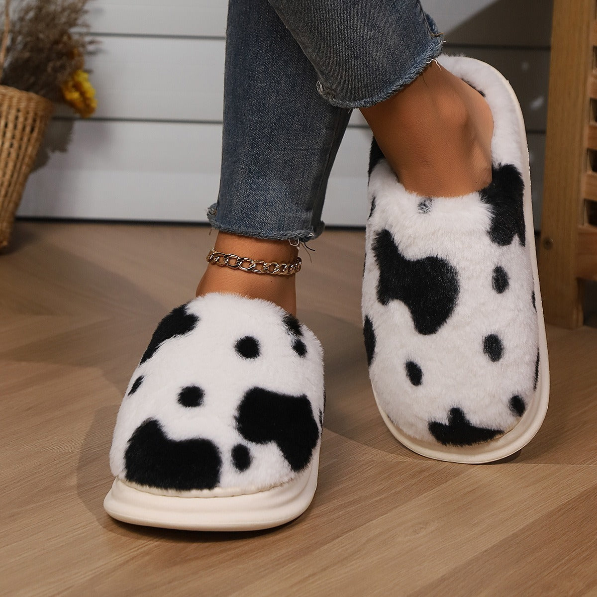 Pantoufles mignonnes en peluche, en forme de vache tachetée | chaussures de maison | antidérapantes | pour la chambre à coucher | chaussures de couple