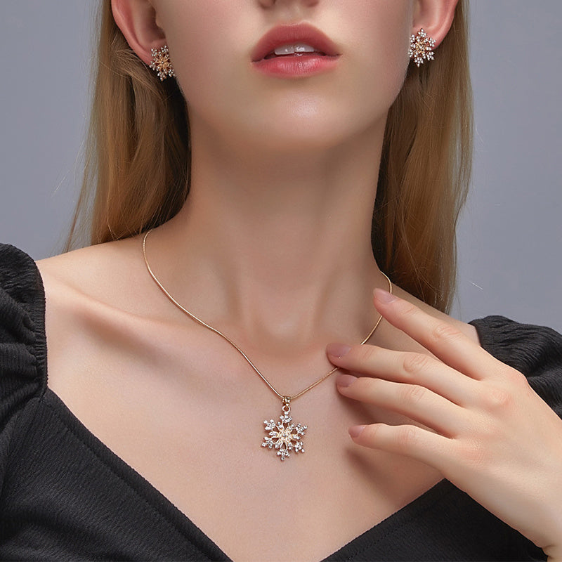 Ensemble de collier flocon de neige de 3 pièces avec boucles d'oreilles en strass et collier pendentif en chaîne de clavicule, cadeau de la Saint-Valentin.