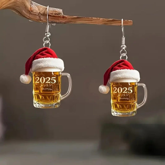 Boucles d'oreilles en acrylique représentant des chopes de bière de Noël 2025.