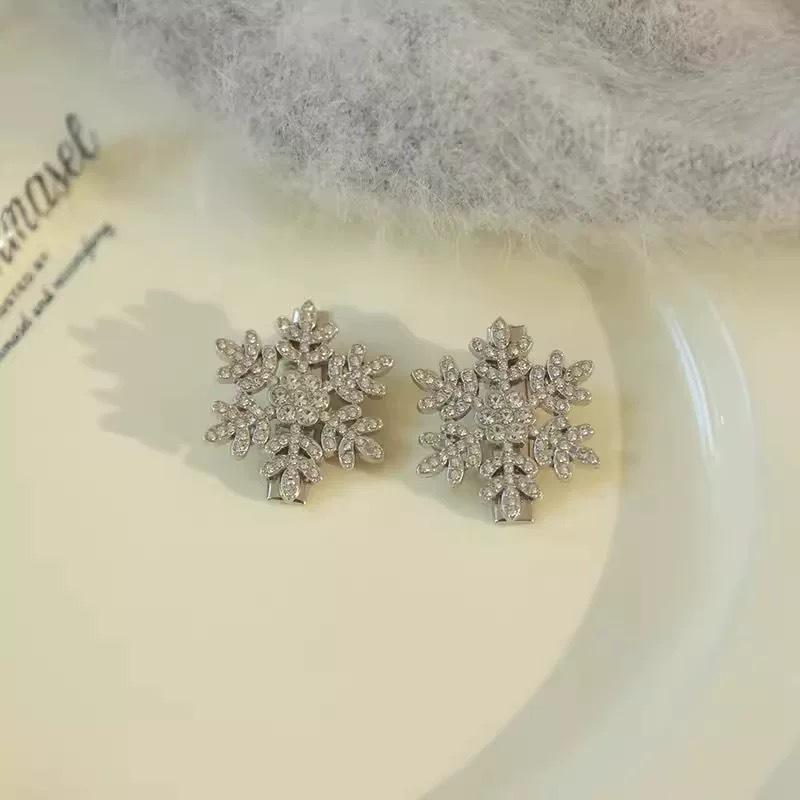 Pince à cheveux en perles de flocon de neige en cristal pour filles d'hiver, petites épingles à cheveux Bobby, accessoires de mode rétro pour femmes, fleur de coiffure, bijoux capillaires.