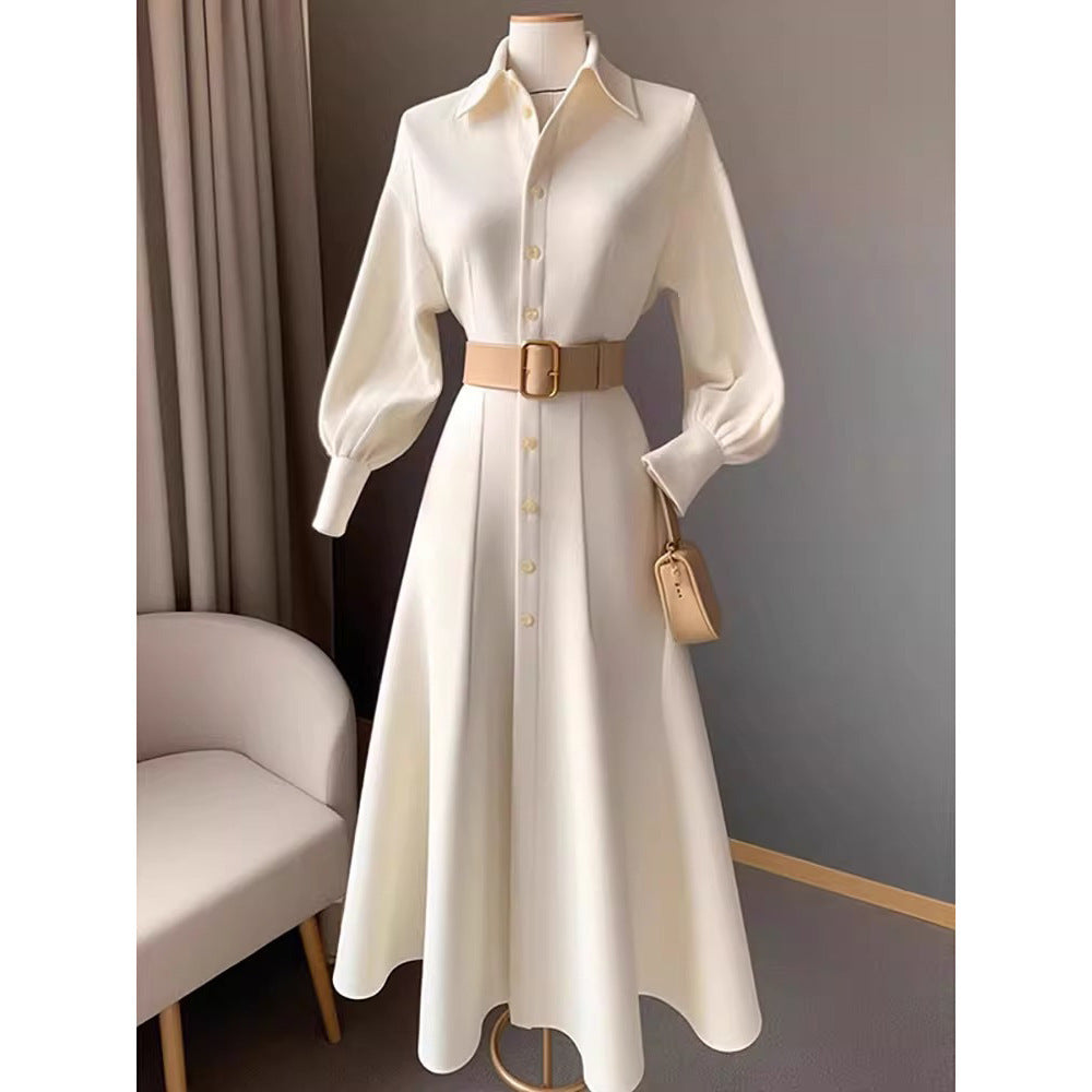 Petite robe blanche d'occasion formelle