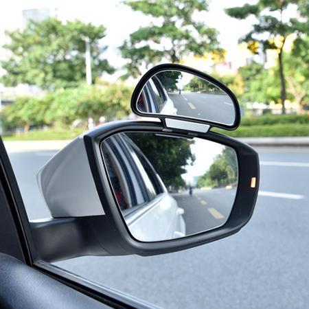 Miroir auxiliaire pour angle mort du rétroviseur de voiture.