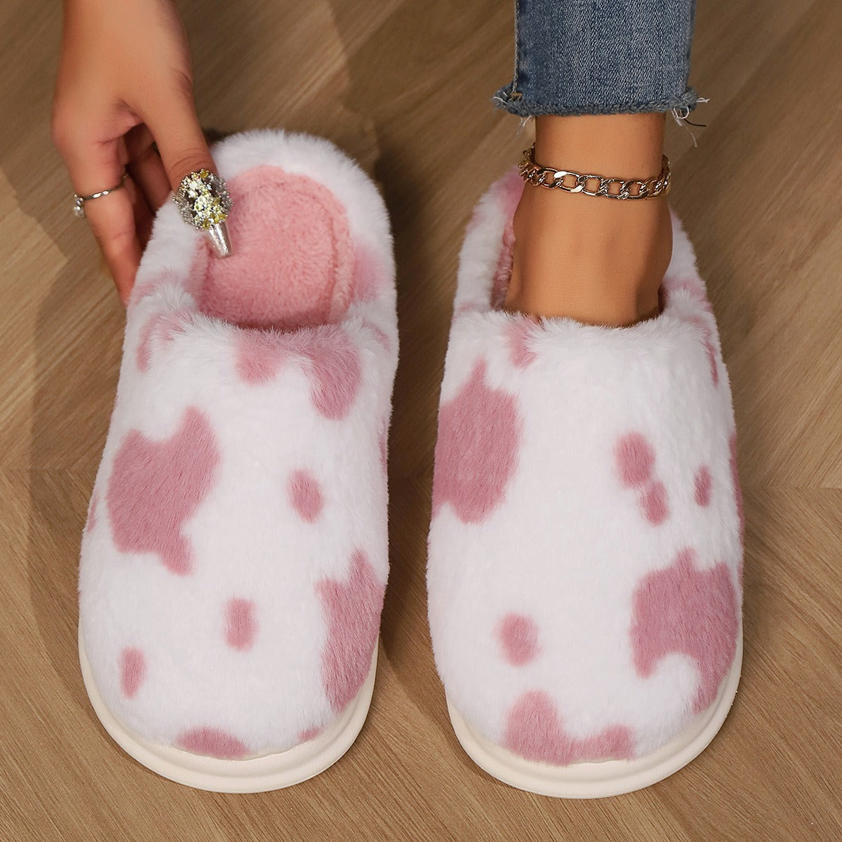 Pantoufles mignonnes en peluche, en forme de vache tachetée | chaussures de maison | antidérapantes | pour la chambre à coucher | chaussures de couple