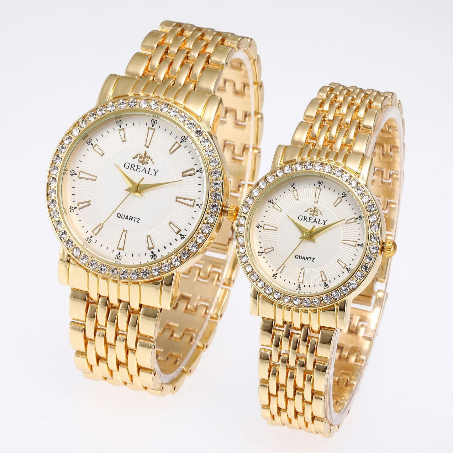 Montre pour couple avec cadran romain et bracelet en acier orné de diamants