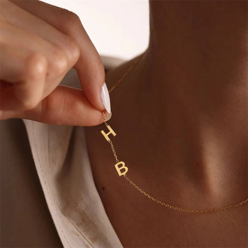 Collier lettre centre d'argent par Caitlyn collier initial de côtés minimaliste collier nom minimaliste cadeau parfait pour maman - Ivory Deals Market