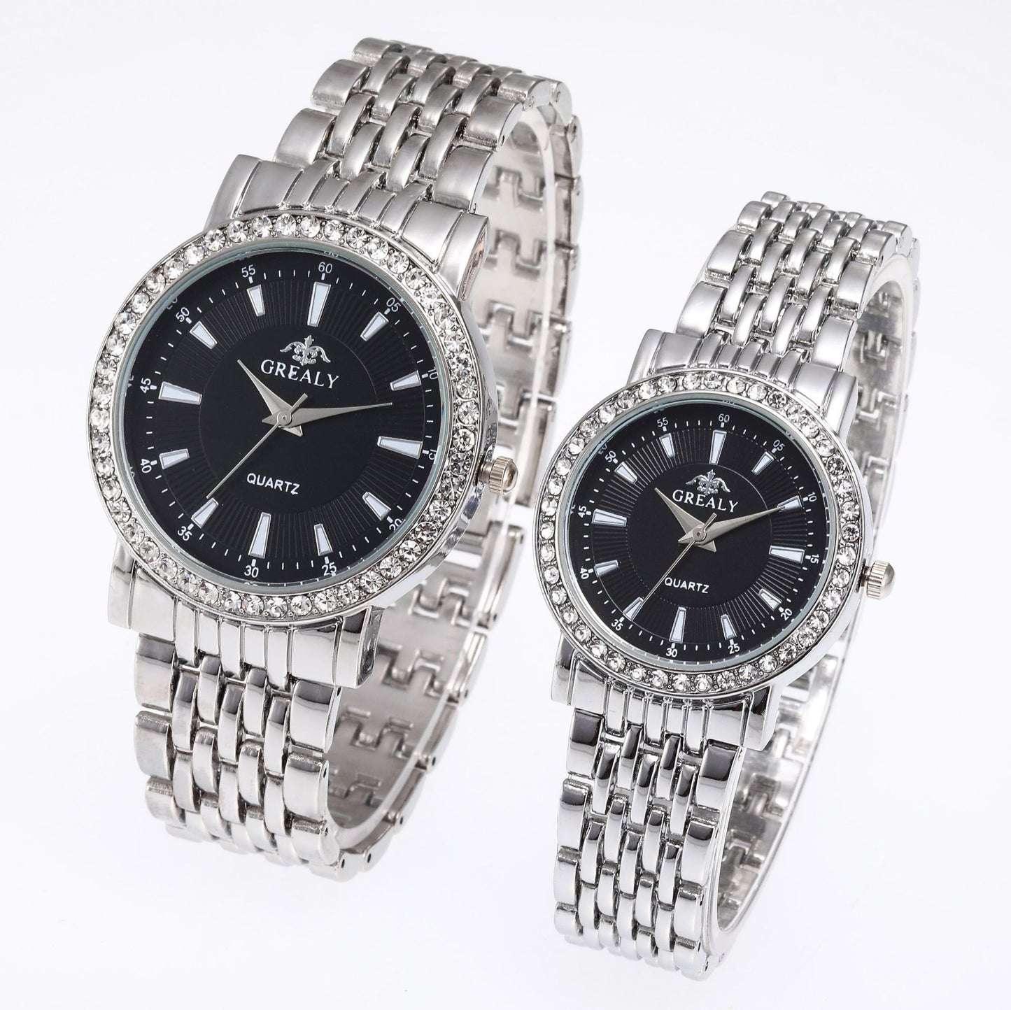 Montre pour couple avec cadran romain et bracelet en acier orné de diamants