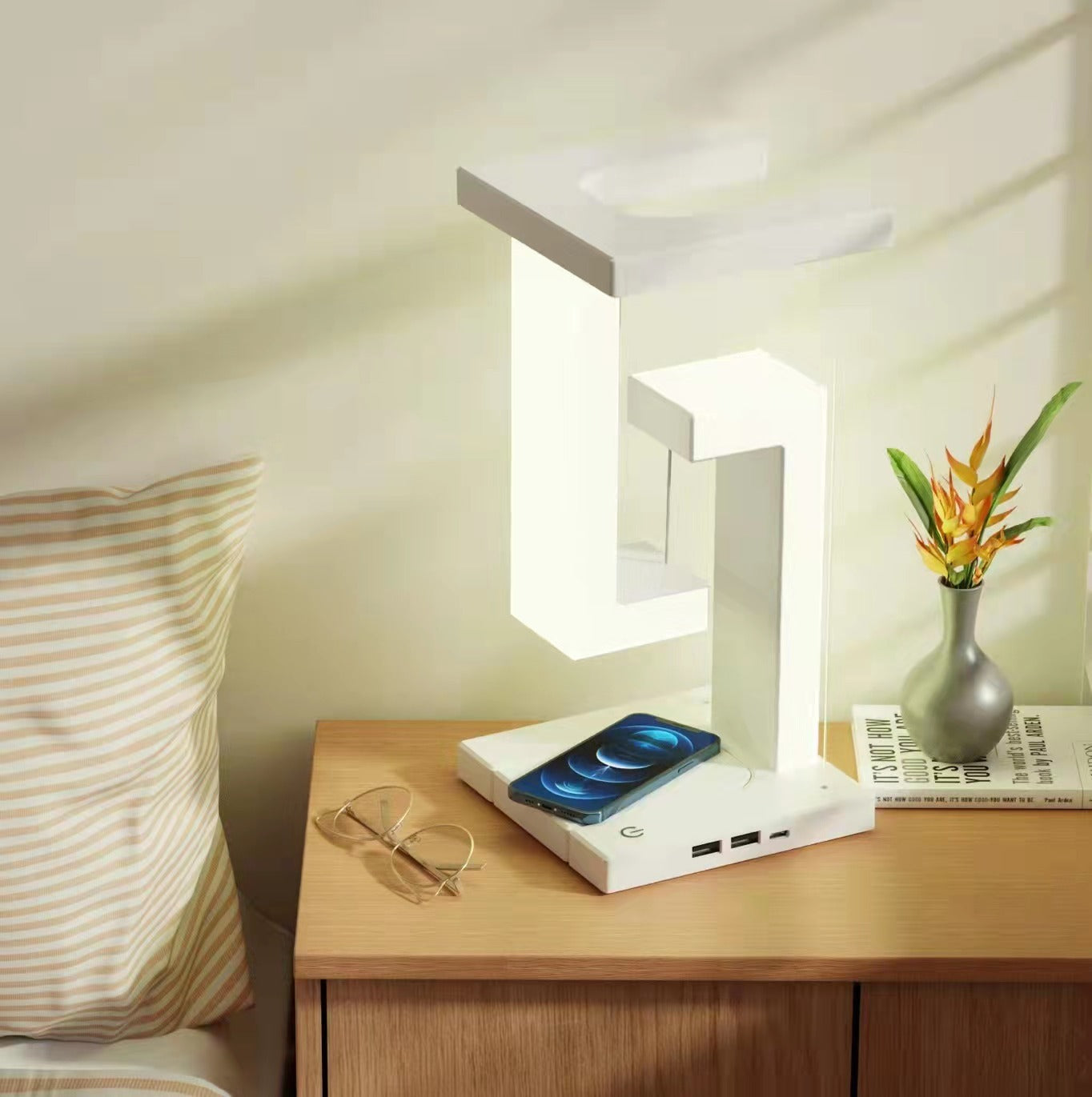 Smartphone créatif sans fil charge suspension lampe de table lampe d’équilibre flottant pour la maison chambre à coucher