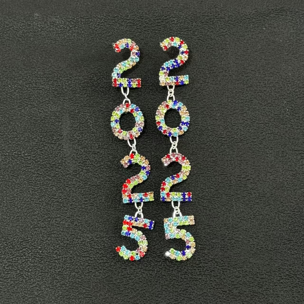 Pendentif numérique en strass, boucles d'oreilles à franges géométriques.