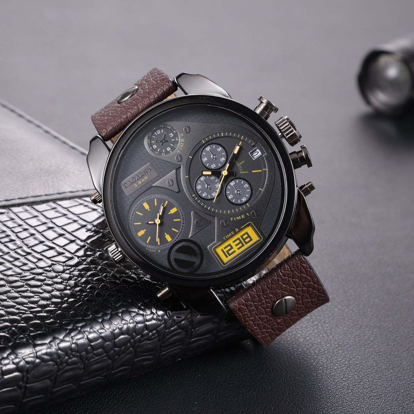 Montre à quartz pour hommes avec double cadran, style décontracté.