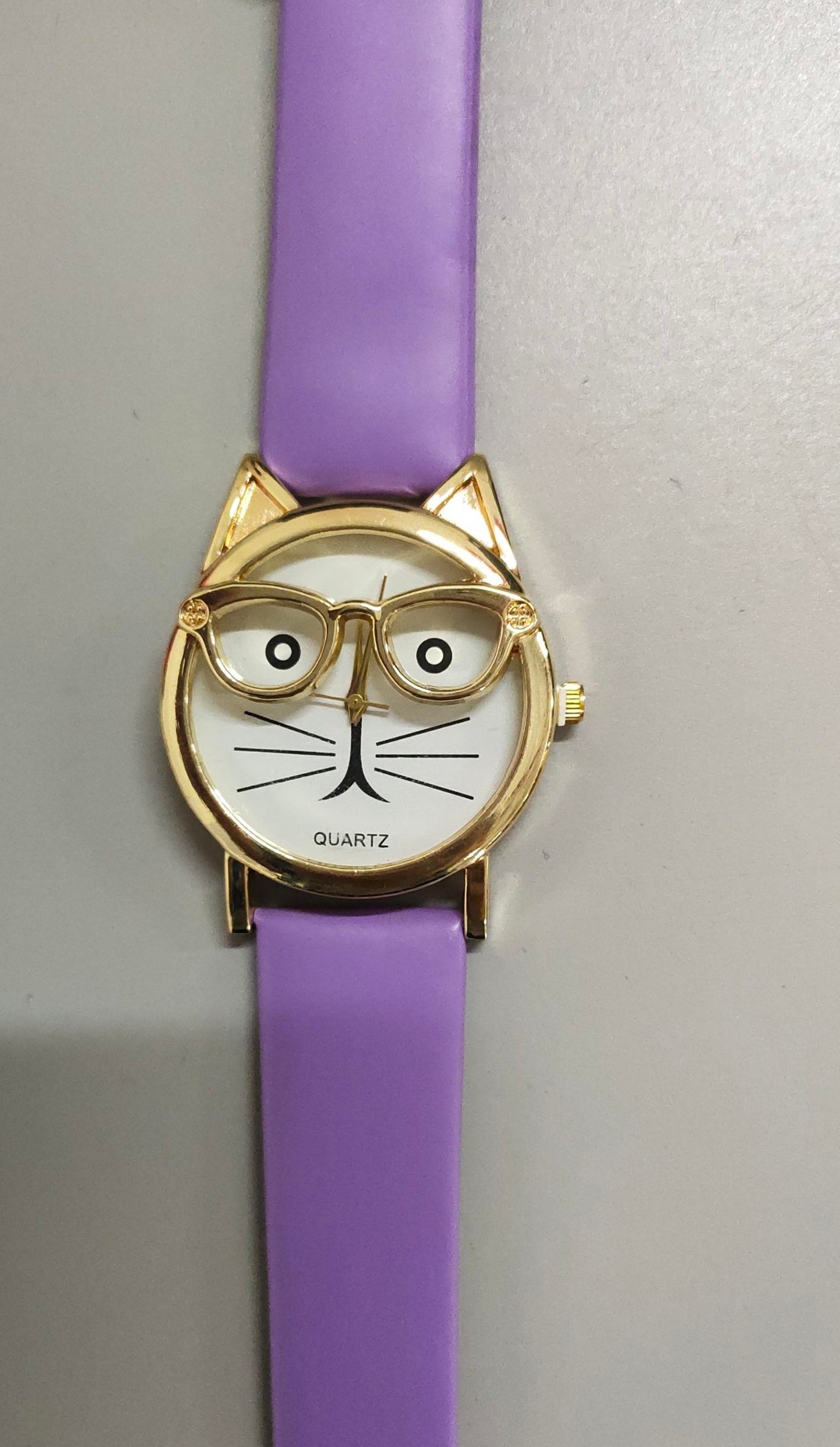 Montre pour enfants avec de jolis dessins animés.