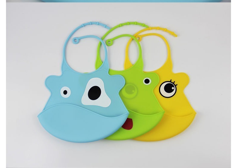 Nouveau design Bavoir pour bébé étanche silicone alimentation bébé salive serviette en gros nouveau-né dessin animé tabliers imperméables pour bébé Bibs