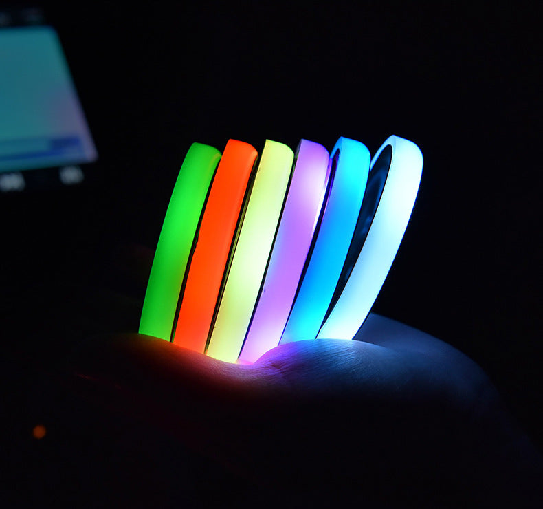 Porte-gobelet coloré avec éclairage LED, rechargeable solaire et USB, antidérapant, pour voiture Luminosité ambiante automatique