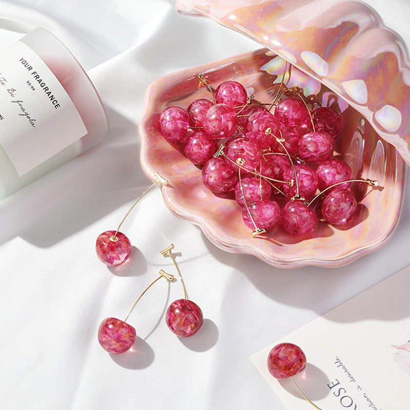 Nouvelle cerise séchée française au goût sucré et à la mode, avec un tempérament de net rouge, boucles d'oreilles.