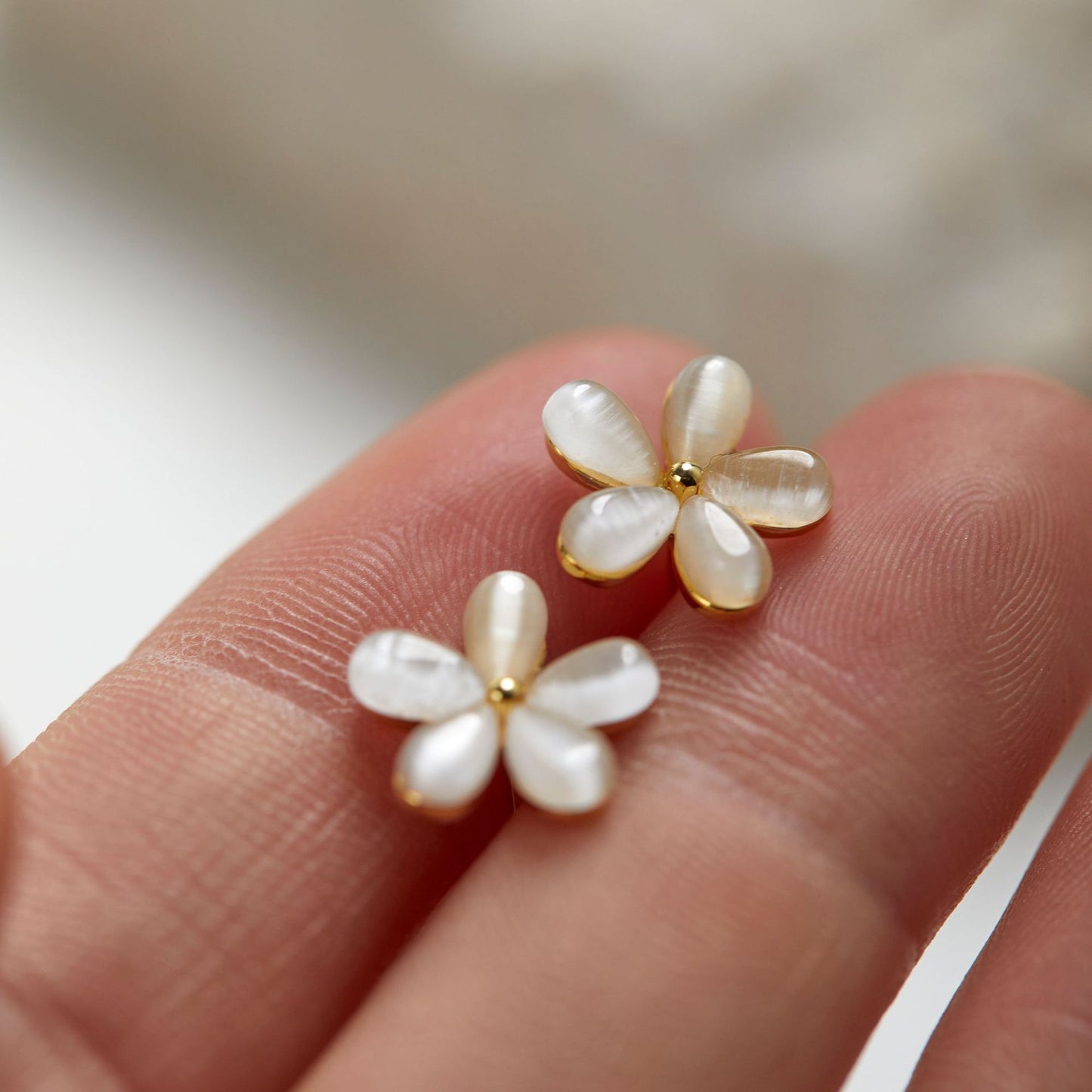 Petites boucles d'oreilles fleur opale à la mode simple - Ivory Deals Market