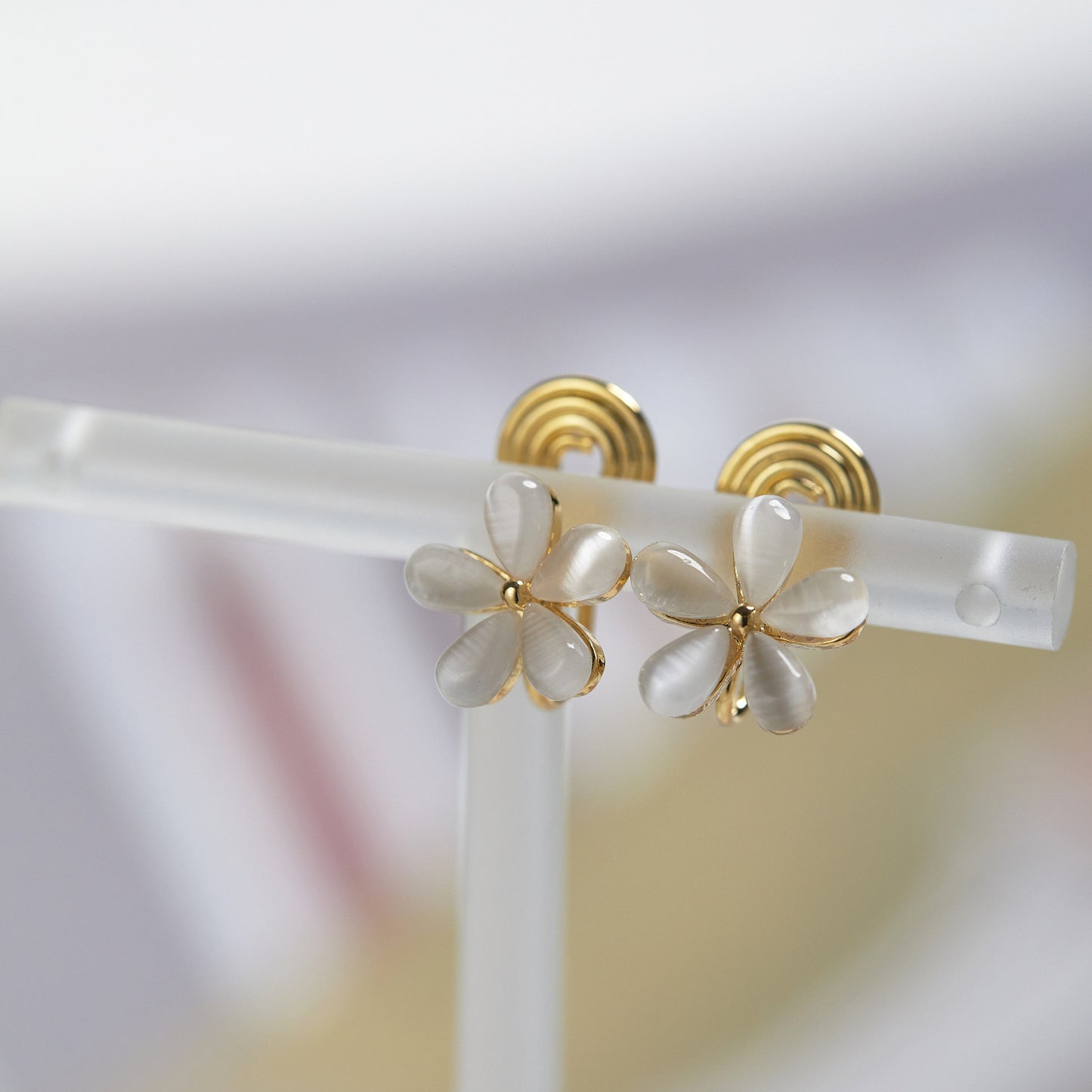 Petites boucles d'oreilles fleur opale à la mode simple - Ivory Deals Market