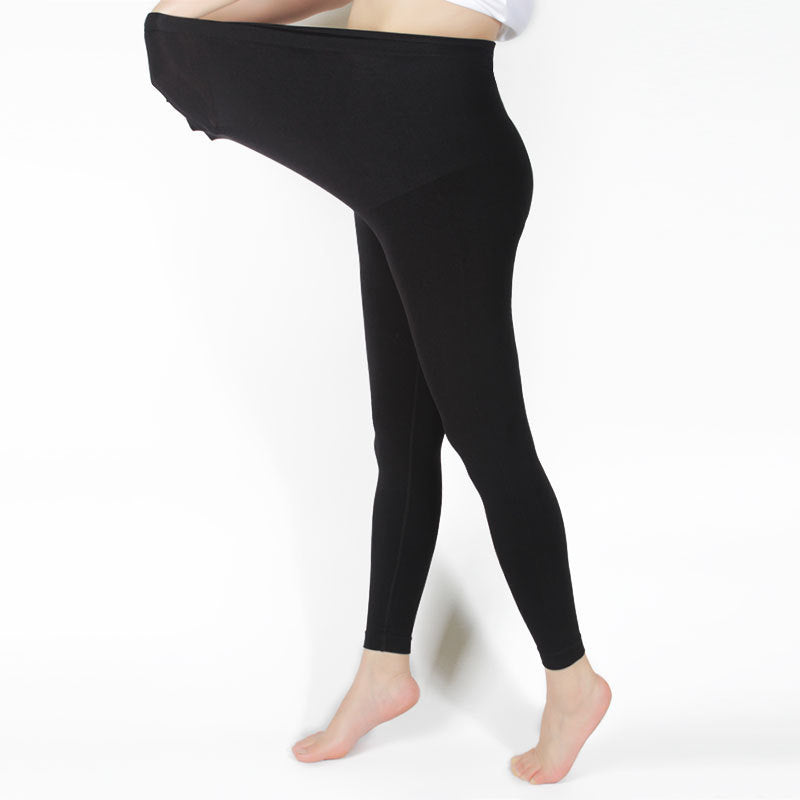 Pantalon de maternité sans couture à haute élasticité pour modeler le corps. Leggings de maternité.