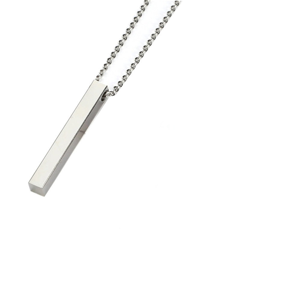 Mode féminine Collier en acier inoxydable avec pendentif géométrique gravé simple.