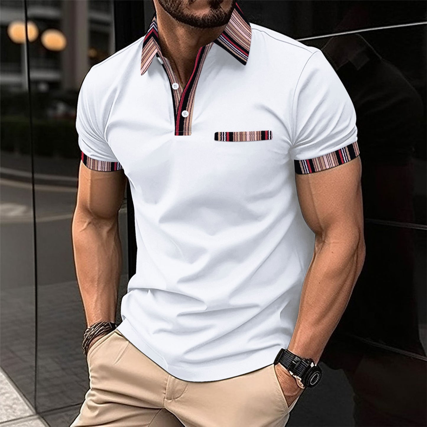 T-shirt polyvalent à col boutonné pour hommes.