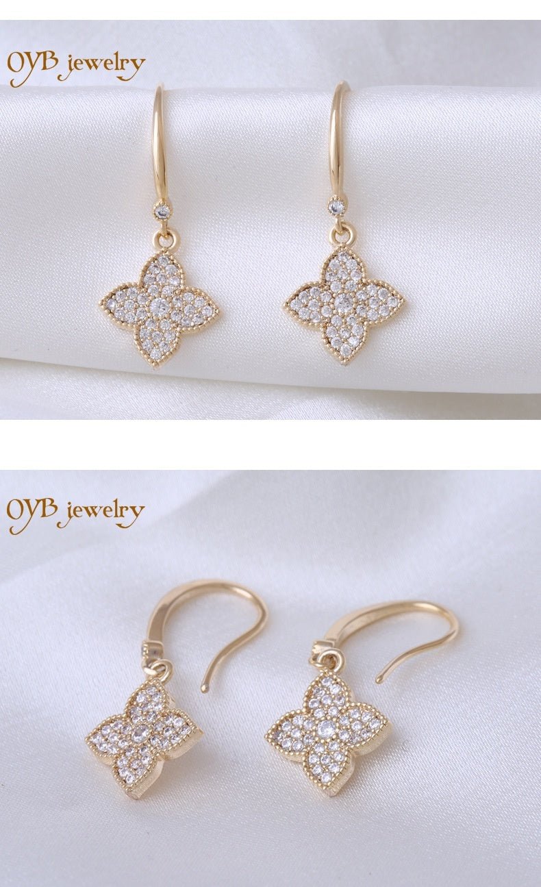 Boucles d'oreilles exquises en forme de trèfle à quatre feuilles, fleurs de zircon brillant assorties à toutes les boucles d'oreilles de luxe léger et de simplicité - Ivory Deals Market