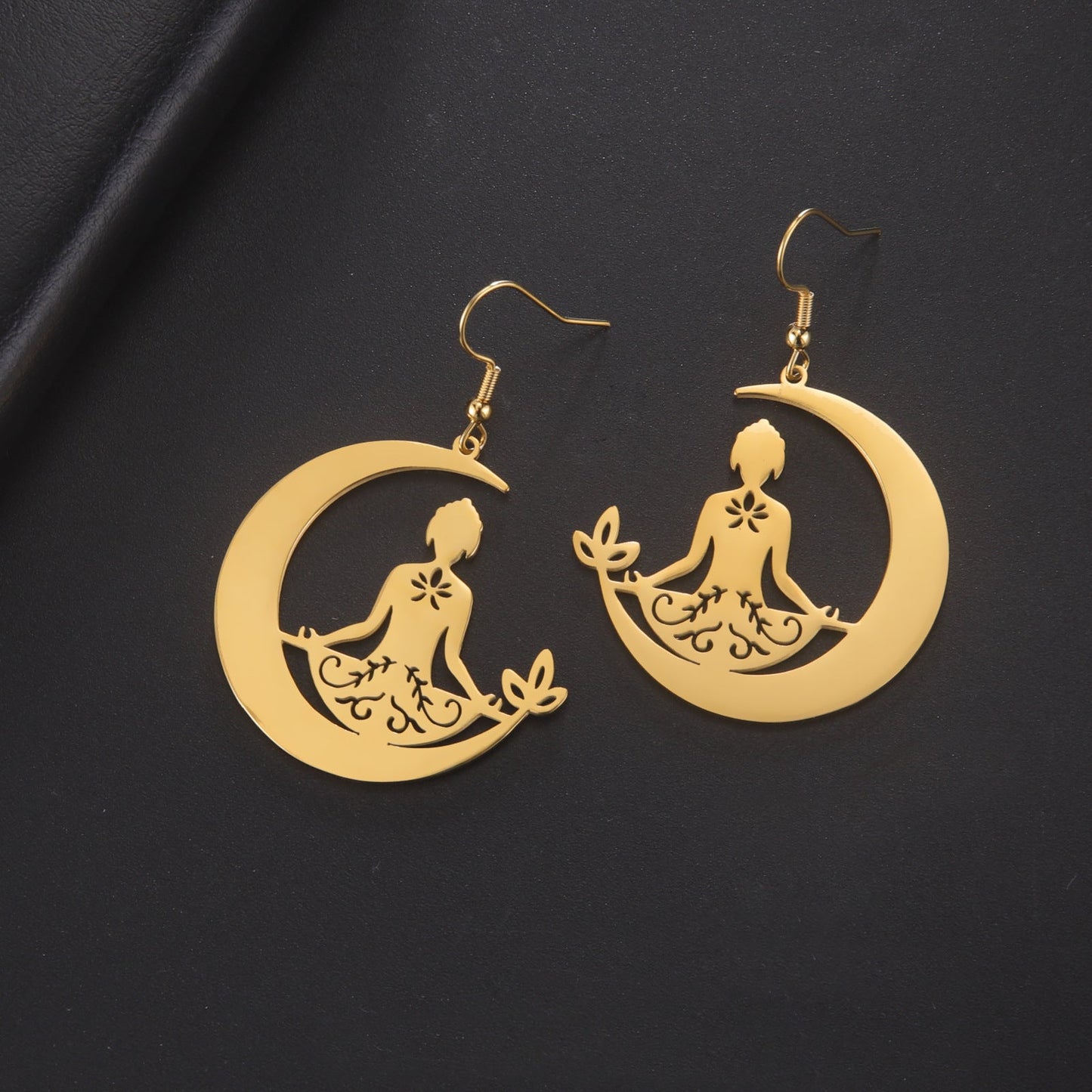 Boucles d'oreilles yoga lune en acier inoxydable méditation - Ivory Deals Market