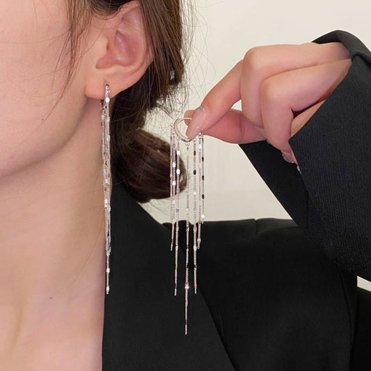 Chaîne pièce légère pompon amour clip d'oreille femmes - Ivory Deals Market