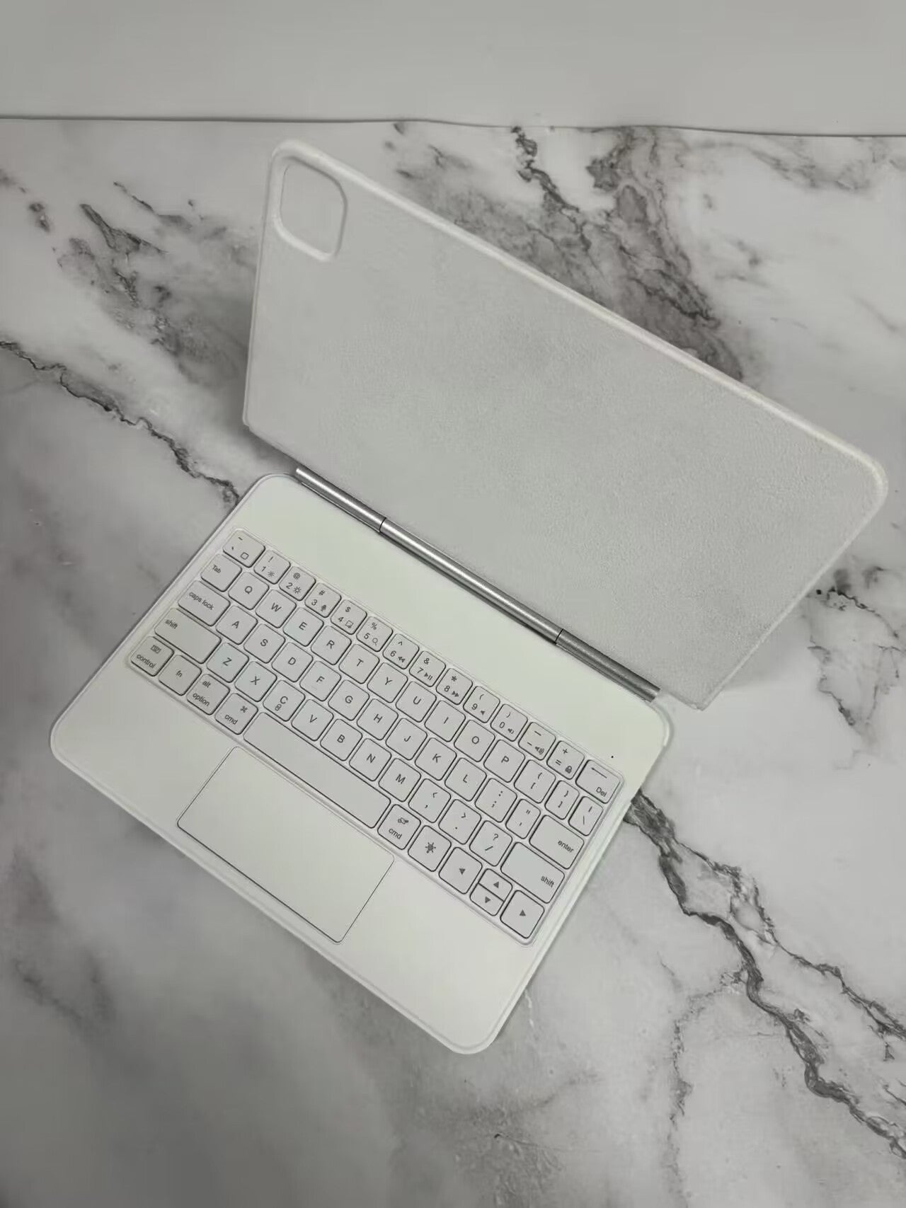 Clavier tablette Bluetooth Suspension magnétique intégrée - Ivory Deals Market