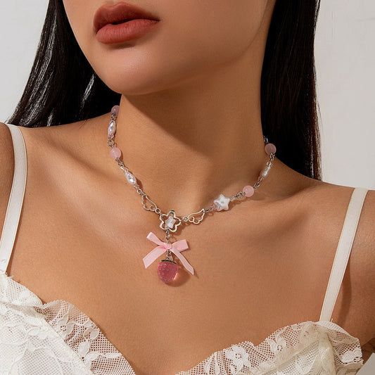 Collier de mode en perles de fraises acryliques. - Ivory Deals Market