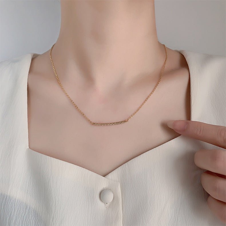 Collier design en un mot avec diamant Design d'intérêt spécial - Ivory Deals Market