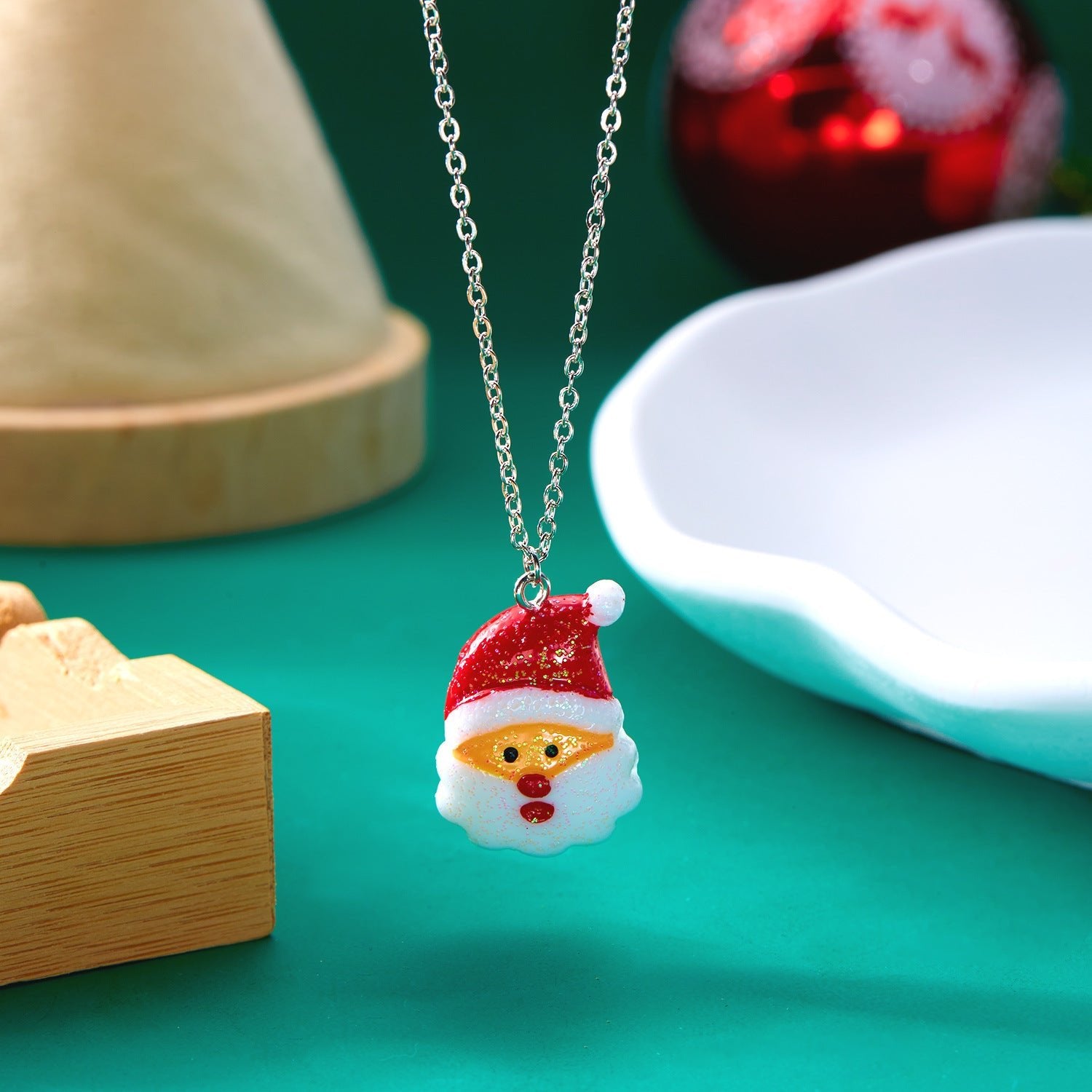 Collier en résine de dessin animé mignon Noël bonhomme de neige père noël pendentif collier chaîne de clavicule pour femmes bijoux - Ivory Deals Market