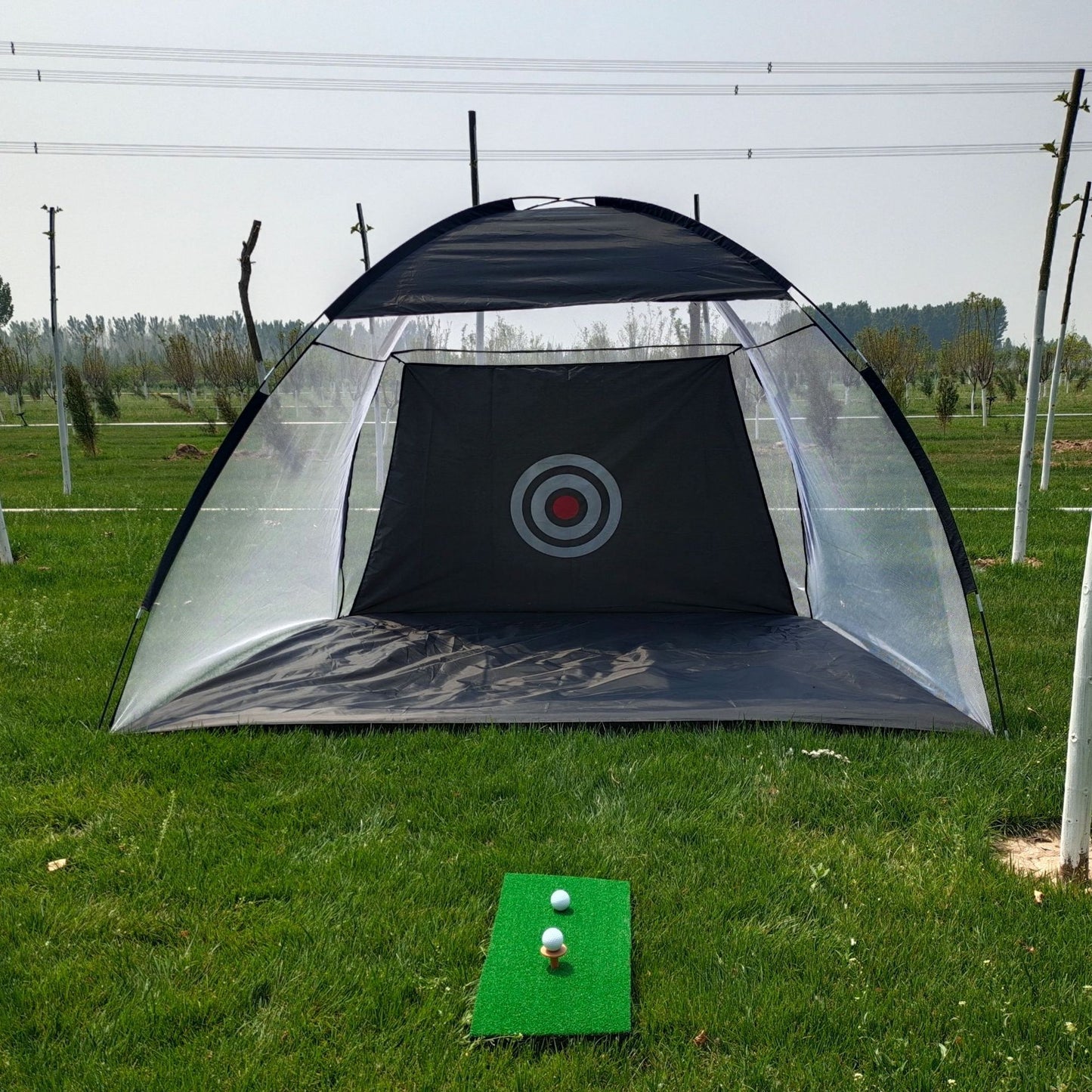 Tente de pratique de golf, cage de frappe de golf, tente de pratique en plein air sur le gazon, équipement d'entraînement de golf en filet.