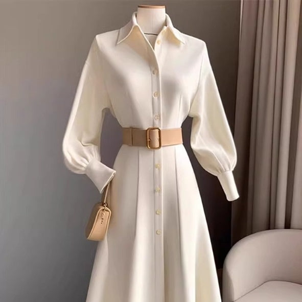 Petite robe blanche d'occasion formelle