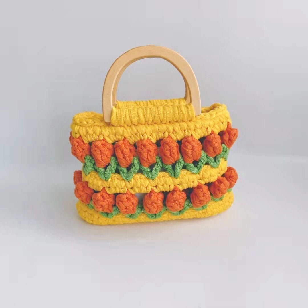 Ligne de vêtements au crochet avec des sacs à main en tricot de tulipes - Ivory Deals Market